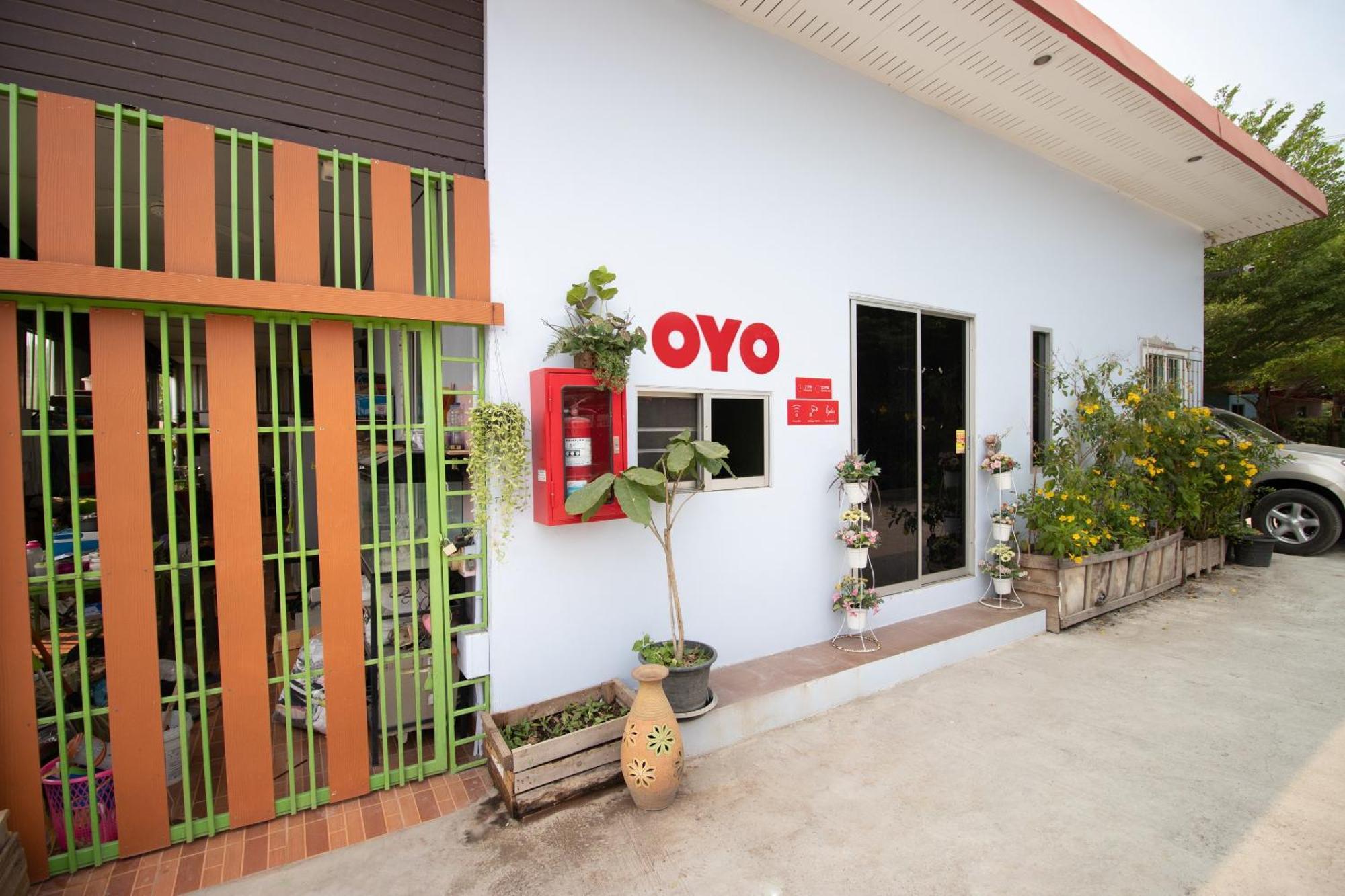 Oyo 644 Pong Pai House Hotel Bangkok Eksteriør billede