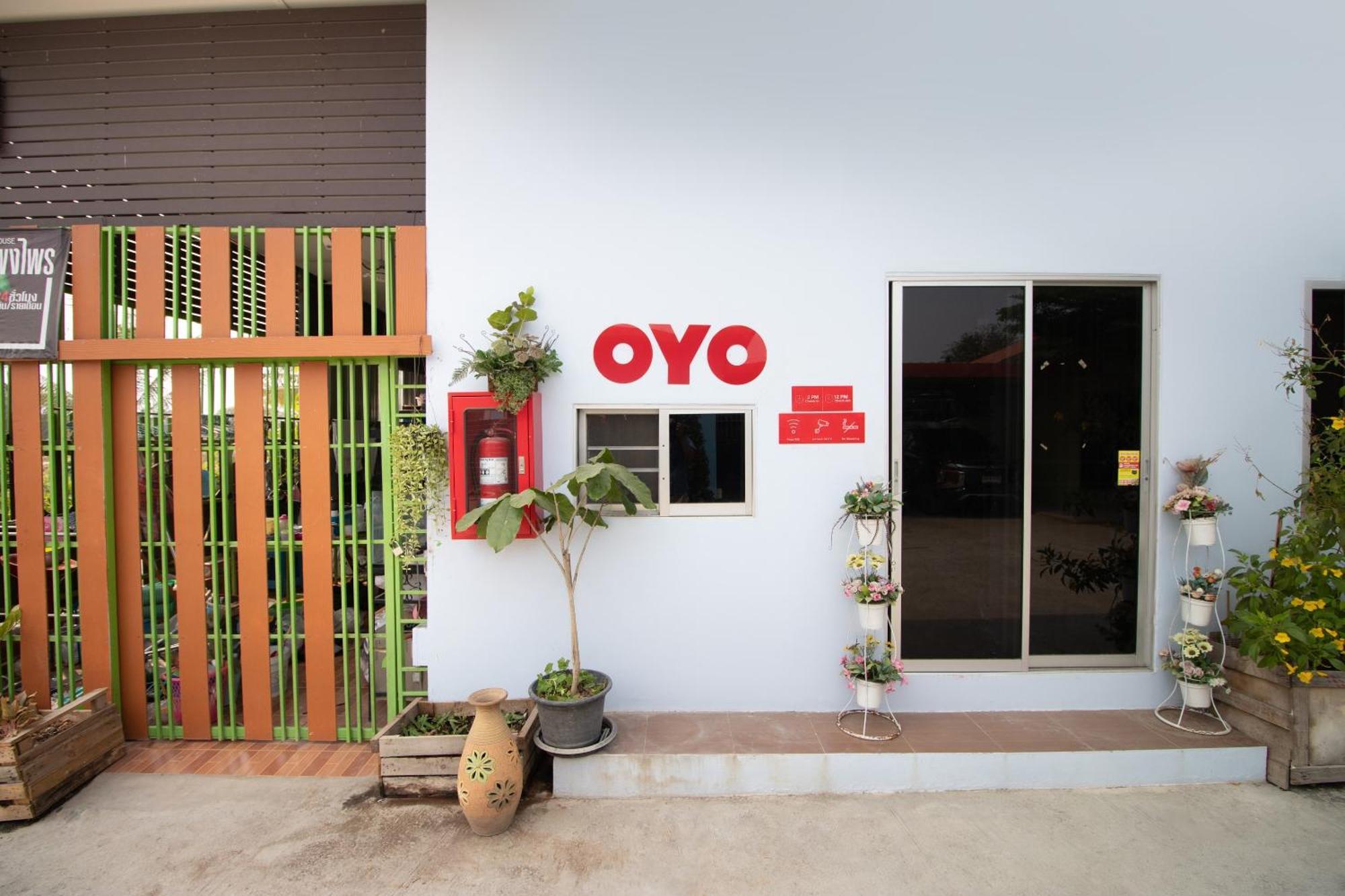 Oyo 644 Pong Pai House Hotel Bangkok Eksteriør billede